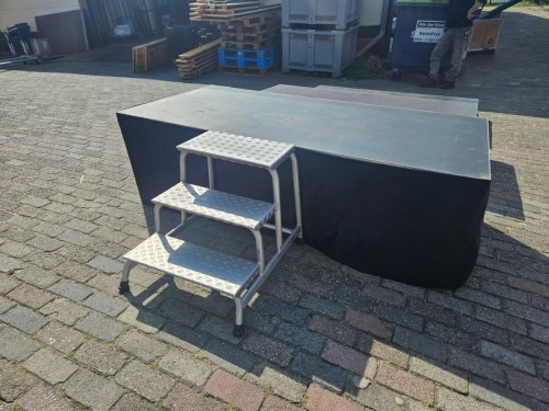 Podium 3x4m (60cm hoog)